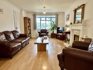 Lounge- click for photo gallery